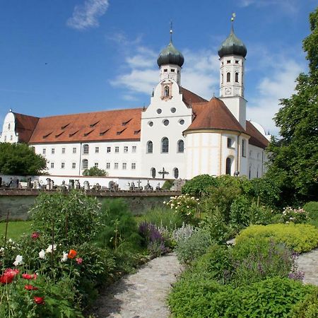 Kloster Benediktbeuern - Gastehaus Der Salesianer Don Bosco المظهر الخارجي الصورة
