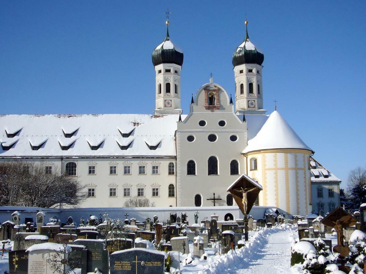 Kloster Benediktbeuern - Gastehaus Der Salesianer Don Bosco المظهر الخارجي الصورة